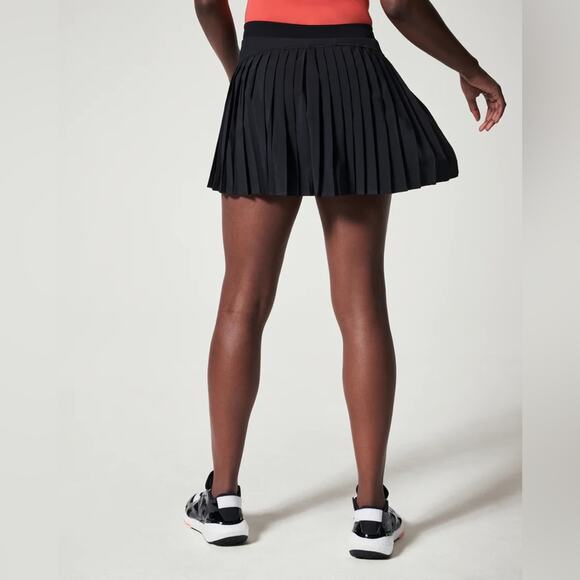 SPANX: THE GET MOVING PLEATED SKORT, 14" - VERY BLACK - Picture 6 of 15